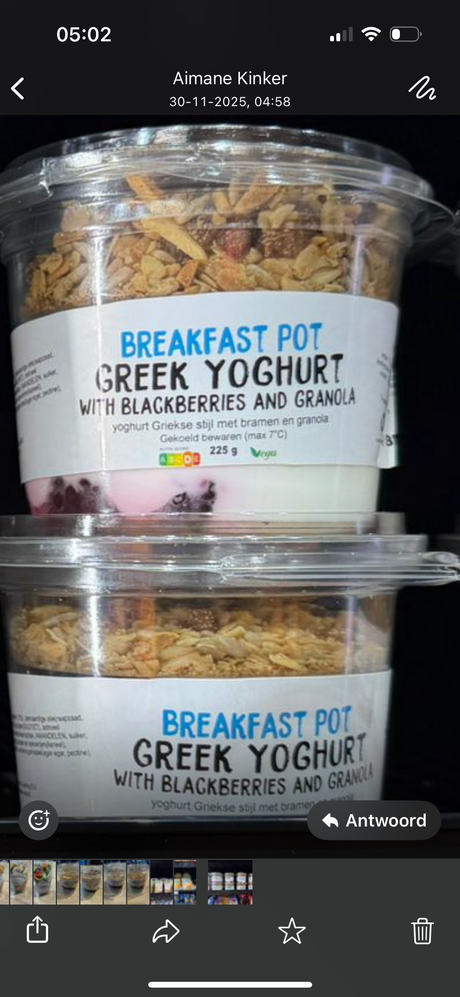 Greek Yoghurt with BlackBerries and Granola