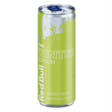 Lichtgroen blikje Red Bull The Winter Edition 250 ml, energy drink met pistache-bessensmaak, op een witte achtergrond